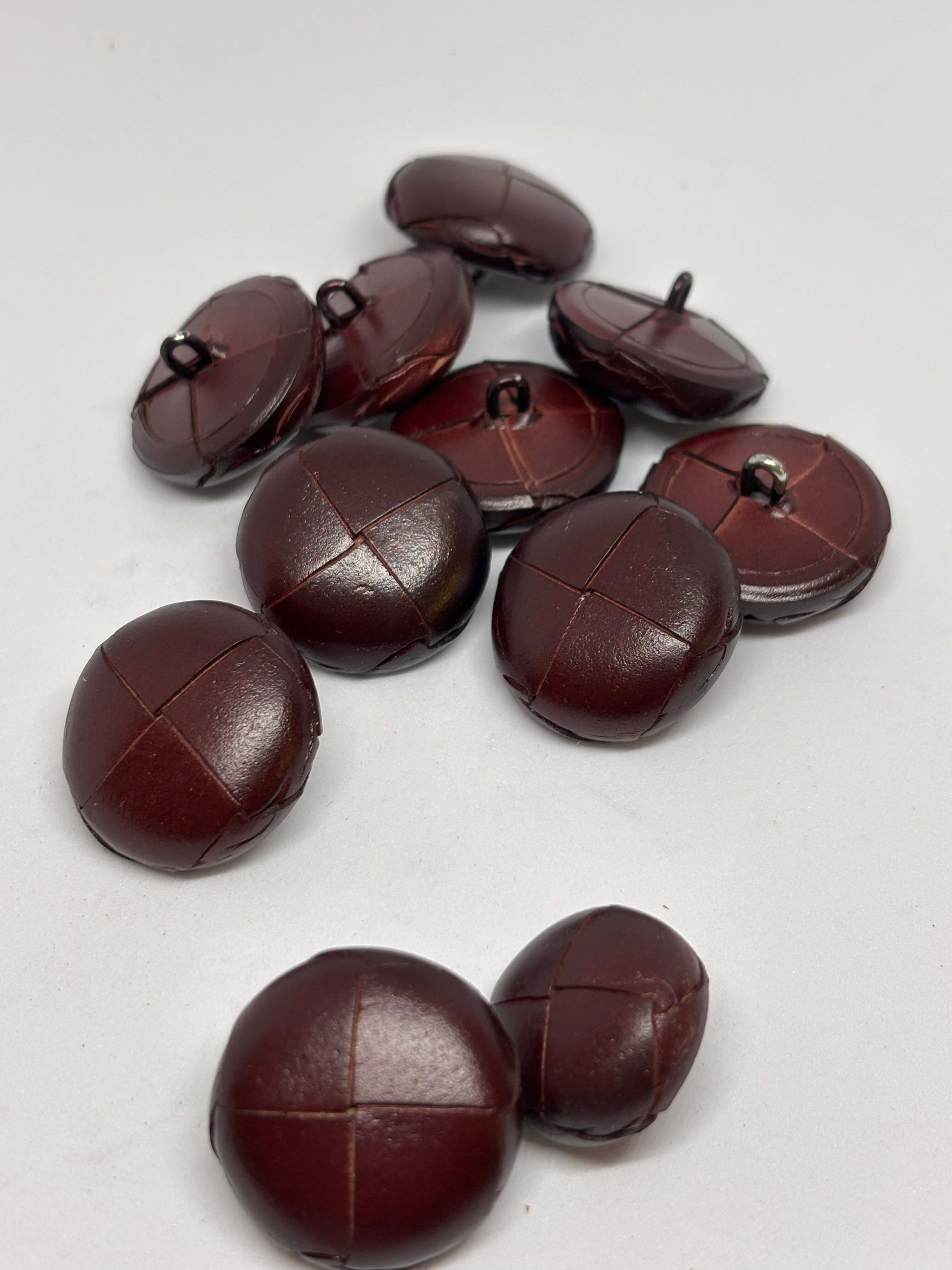 Button B1 Dark Burgundy - Genuine Leather - 15mm 20mm - Shank button botón