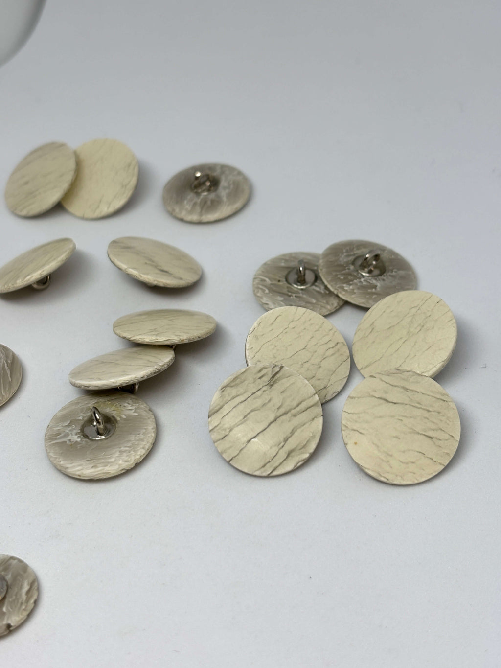 Button P6058 Beige & Ecru Polyester Button 15-20mm (24L-32L)