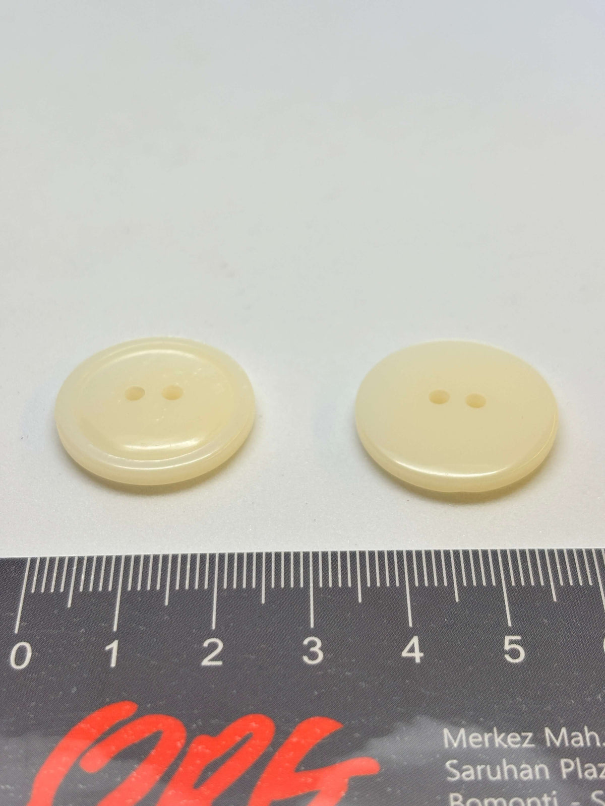 Button P53259 White Polyester 4-Hole Button 23mm (36L)