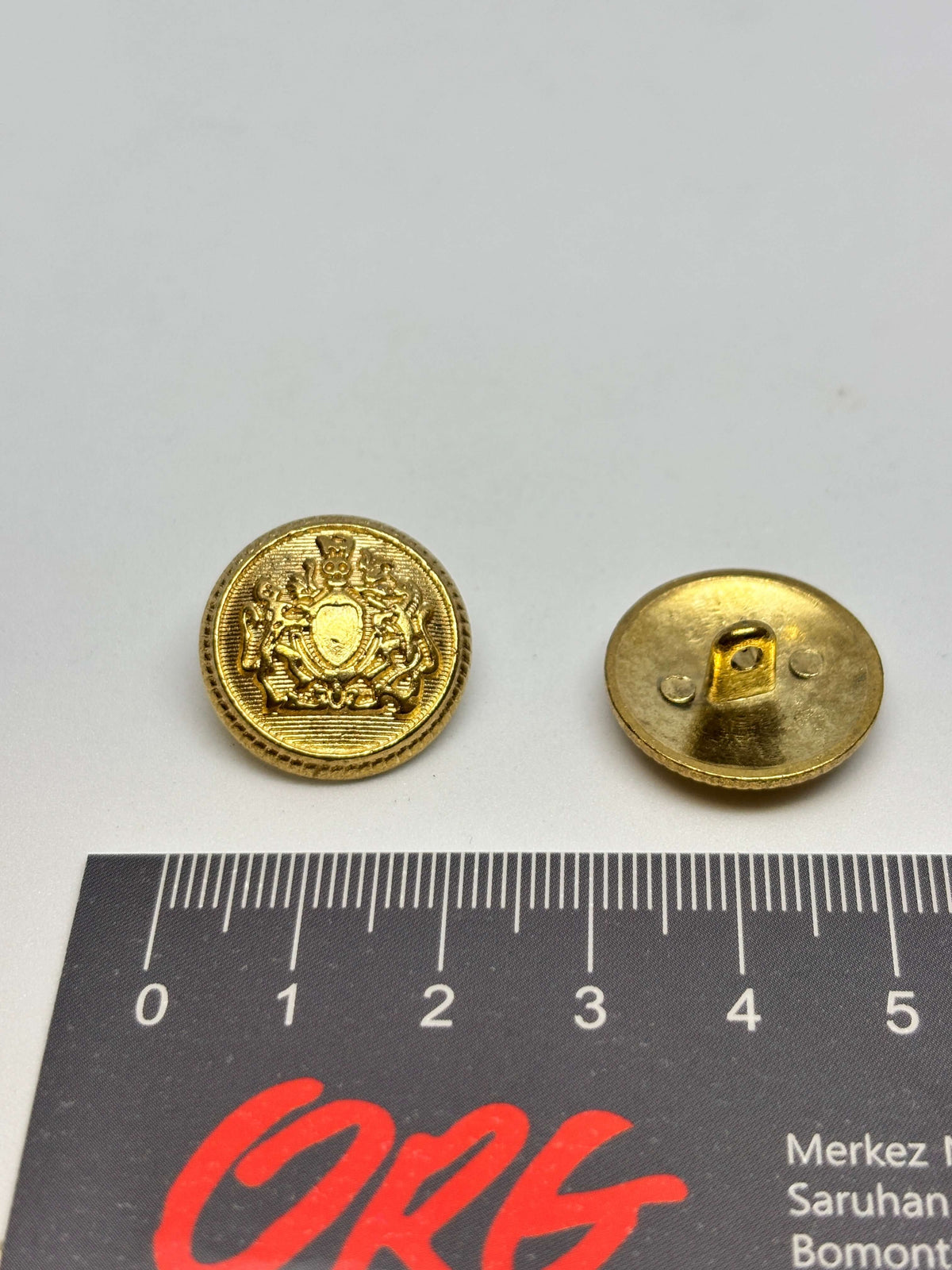 Botón M004 de metal dorado con vástago de 20 mm (32L)
