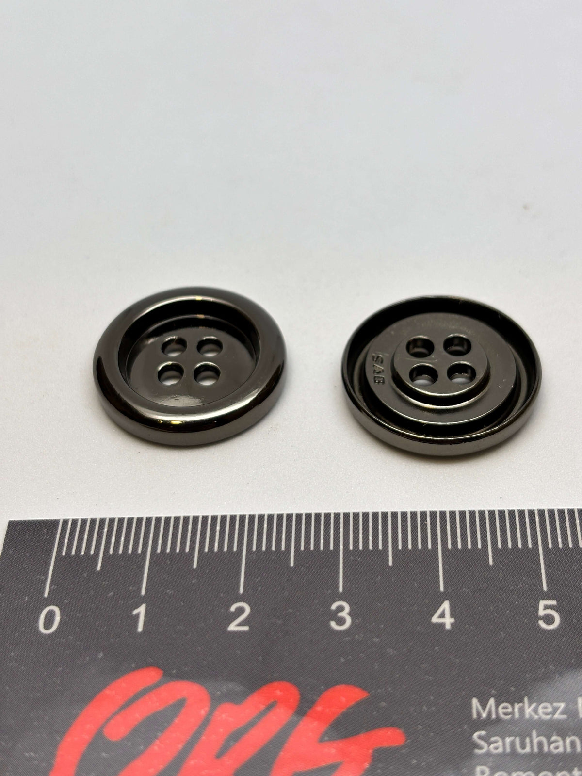 Button M6618 Black Metal 4-Hole Button 23mm (36L)