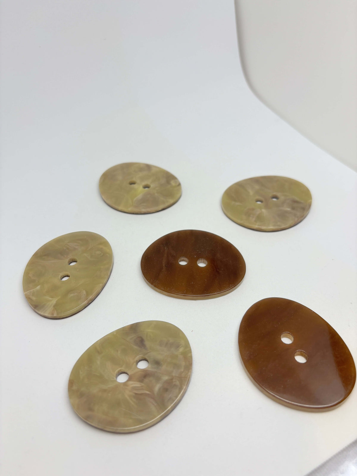 Button P3003 Beige Polyester 2-Hole Button 38mm (60L)