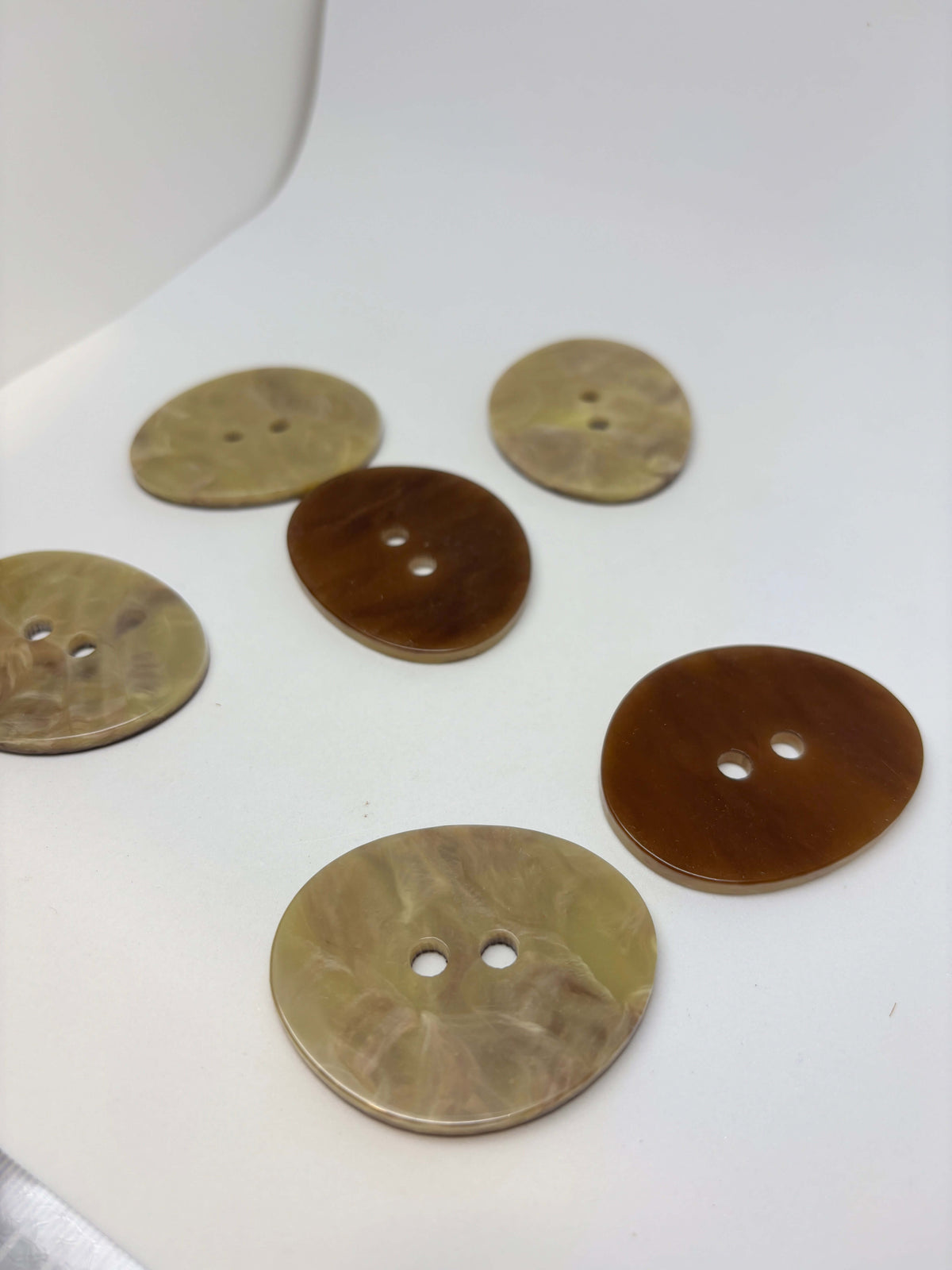 Button P3003 Beige Polyester 2-Hole Button 38mm (60L)