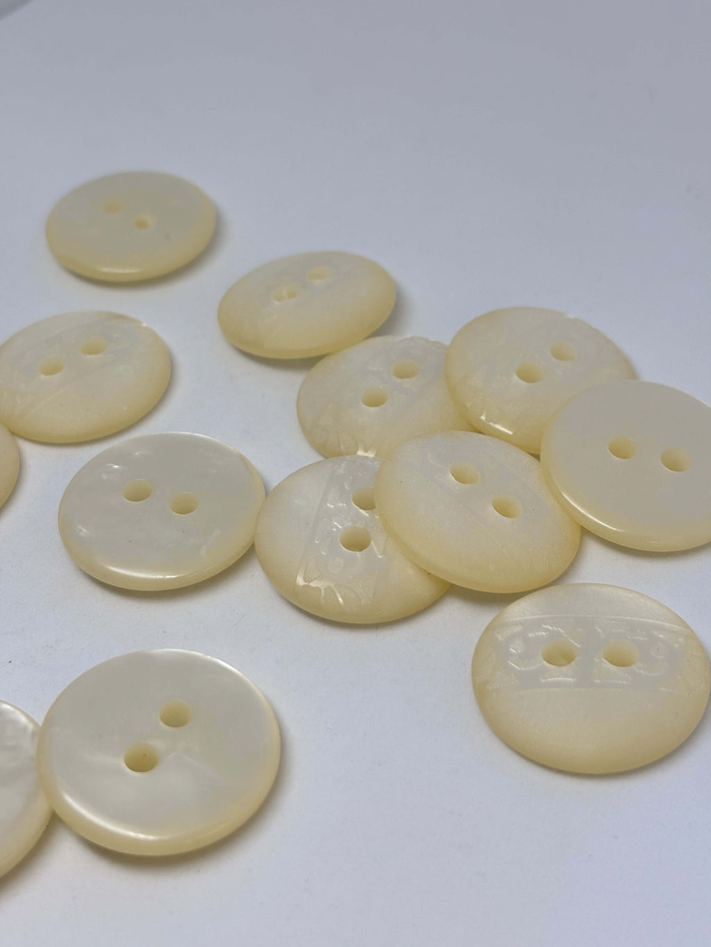 Button P57371 Beige Polyester 2-Hole Button 28mm (44L)