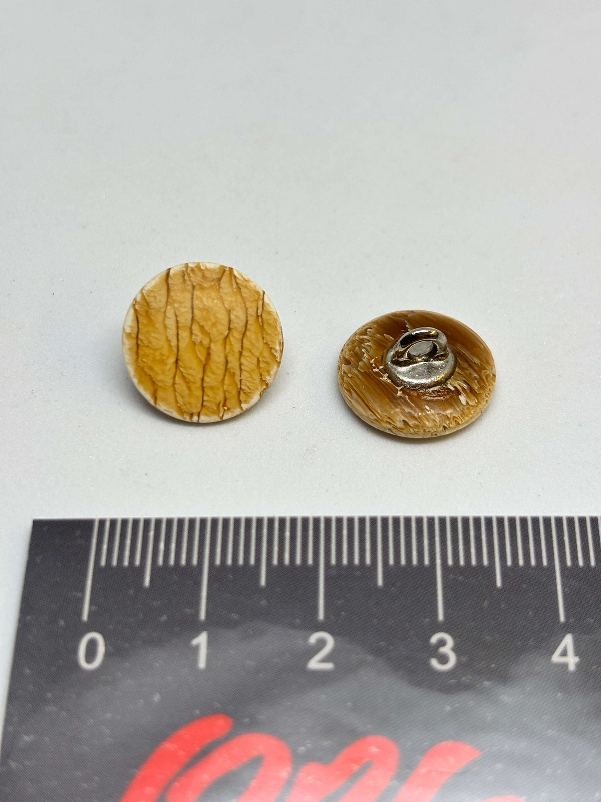 Button P6058 Beige & Ecru Polyester Button 15-20mm (24L-32L)