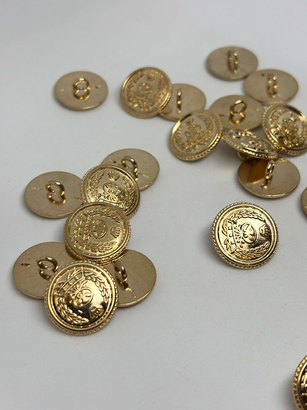 Button PM7005 Gold Metal Shank Button 20mm (32L)