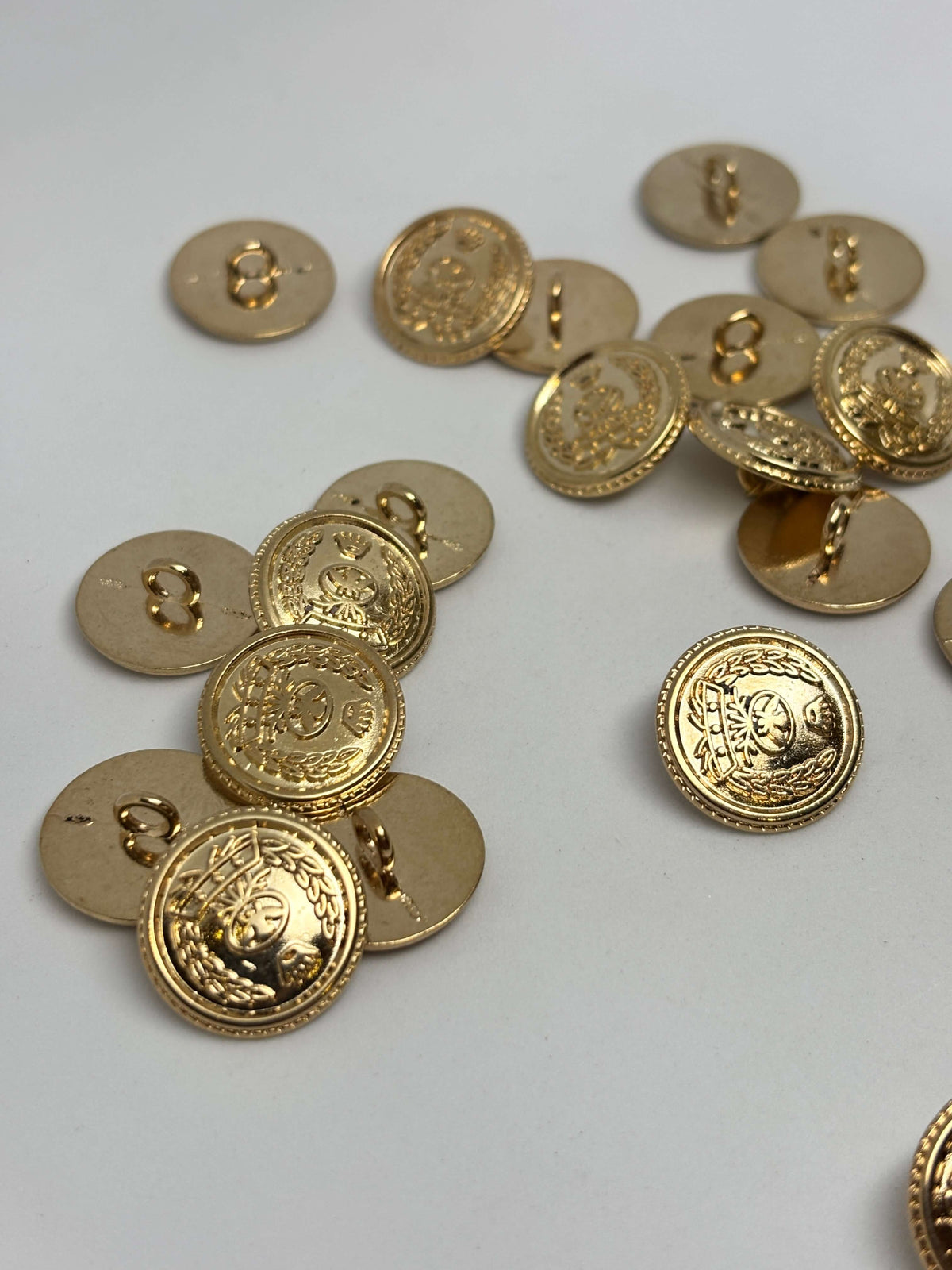 Button PM7005 Gold Metal Shank Button 20mm (32L)