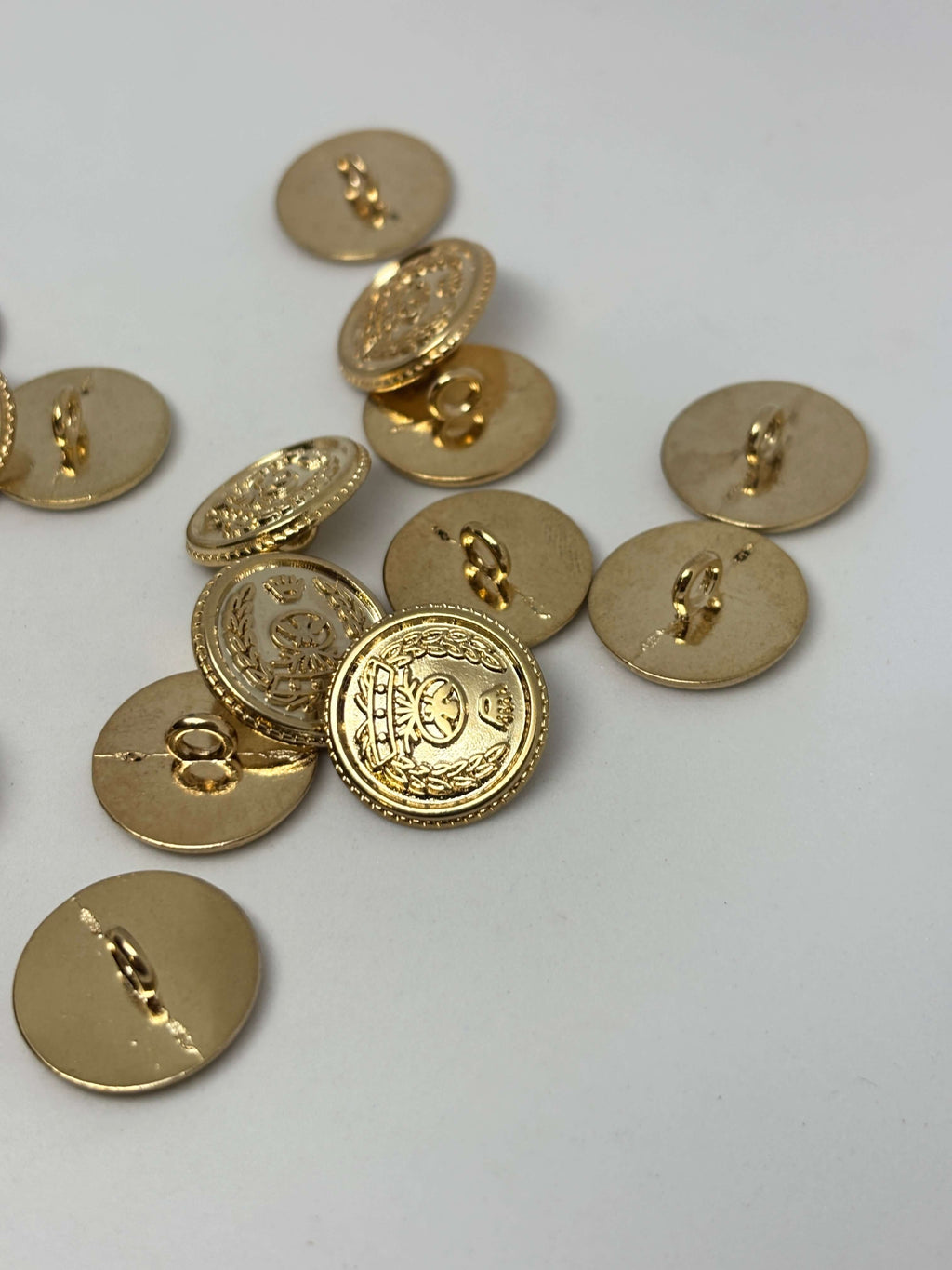 Button PM7005 Gold Metal Shank Button 20mm (32L)