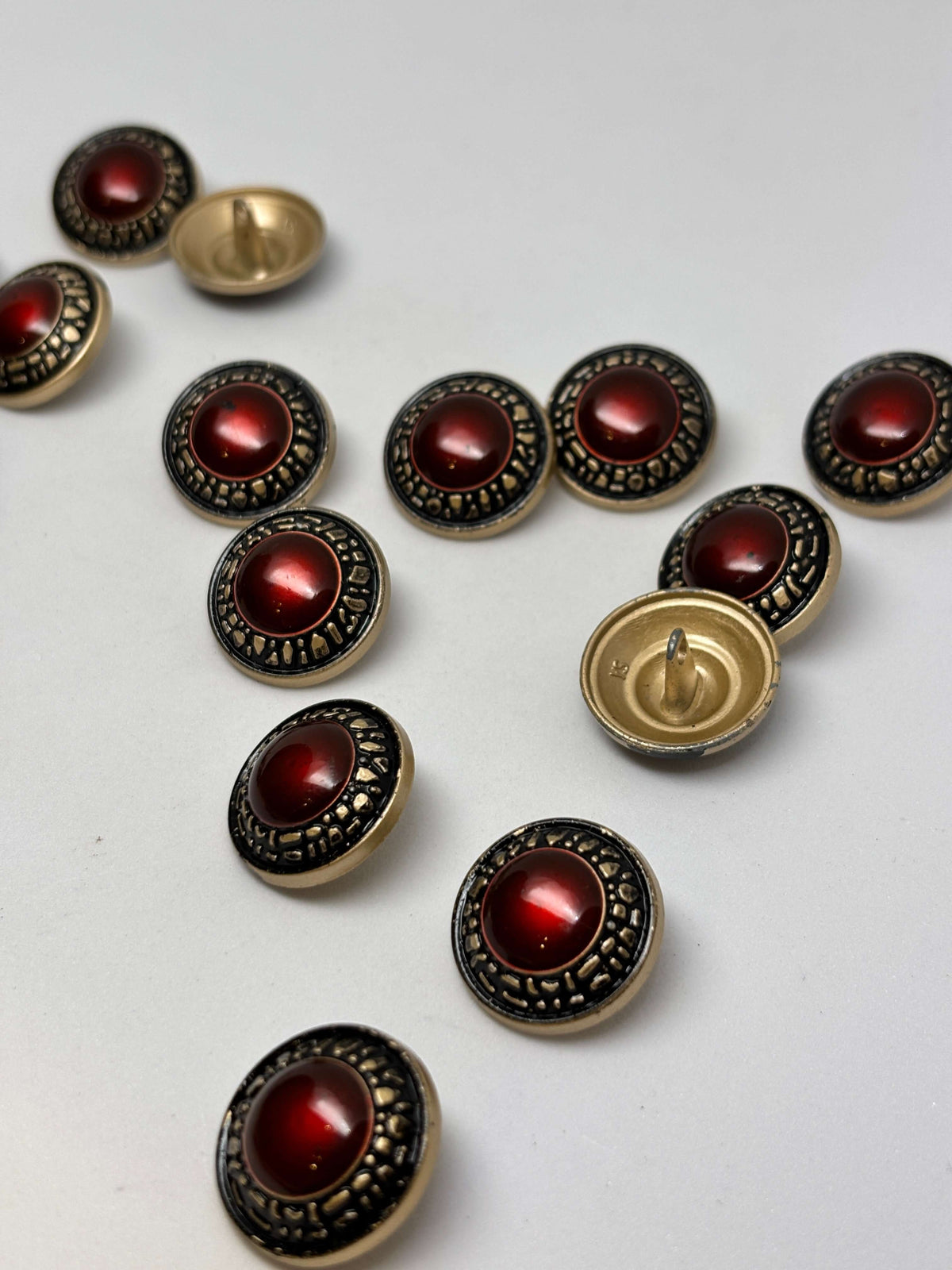 Button V112 Gold Metal Shank Button 20mm (32L)