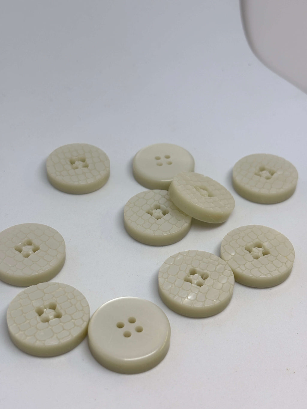 Button X753/799 White Polyester 4-Hole Button 25mm (40L)