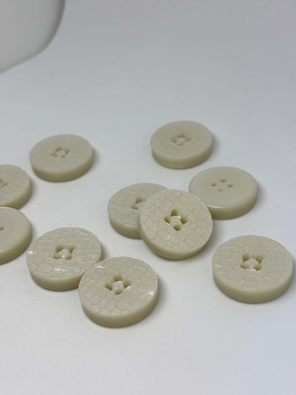 Button X753/799 White Polyester 4-Hole Button 25mm (40L)