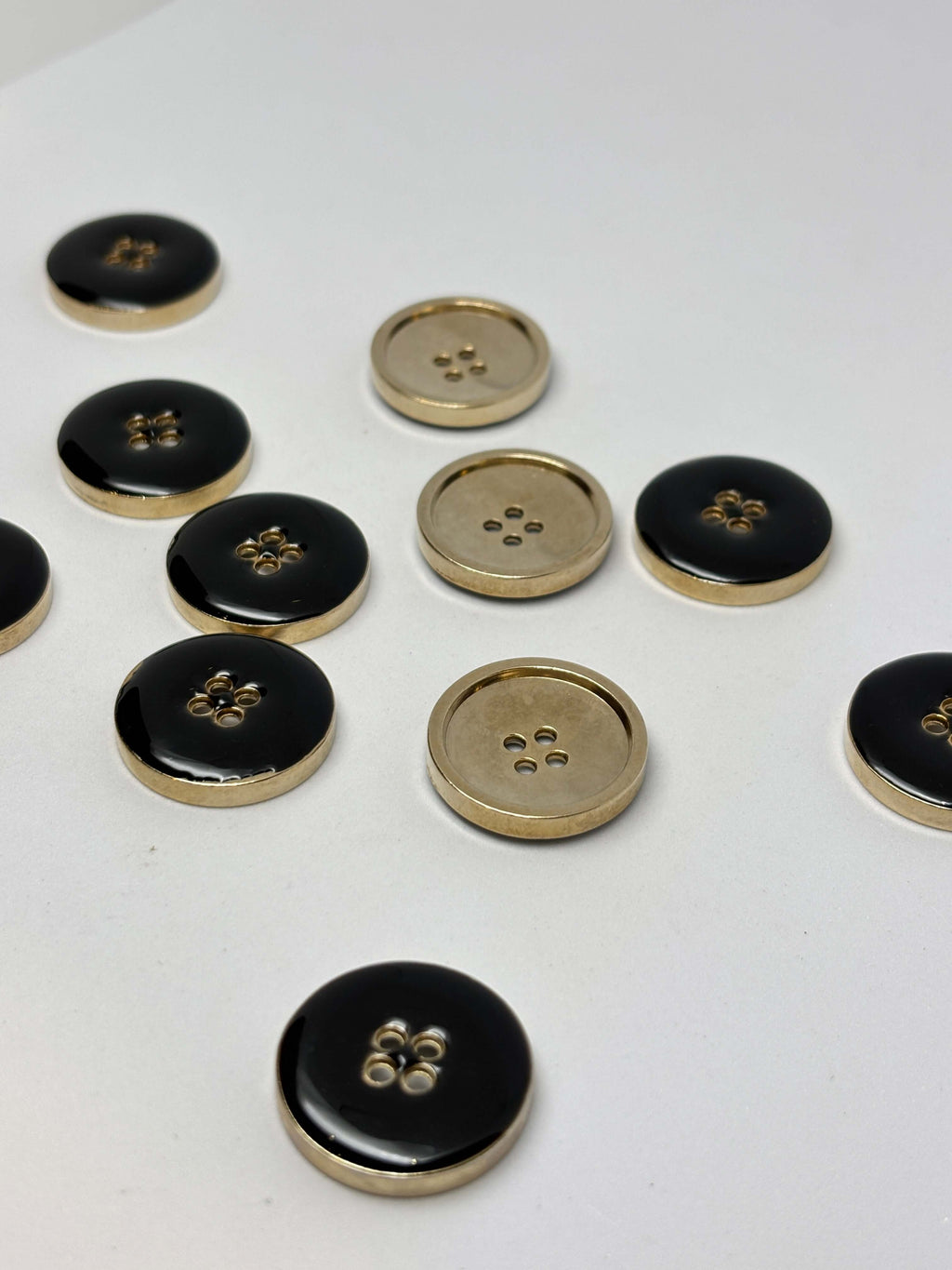 Button YR83 Gold Metal 4-Hole Button 23mm (36L)