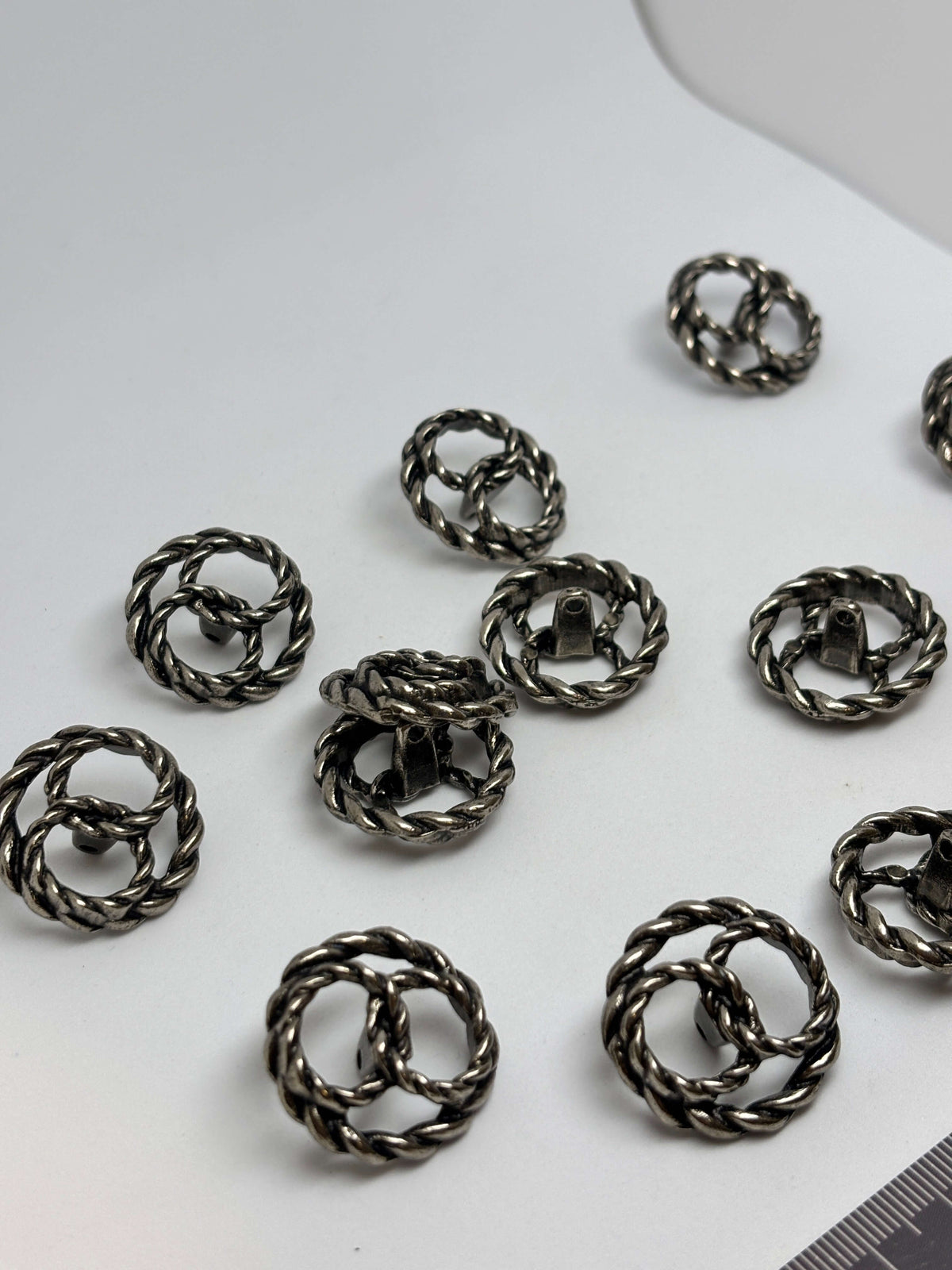 Button Z343 Nickel Metal Shank Button 25mm (40L)
