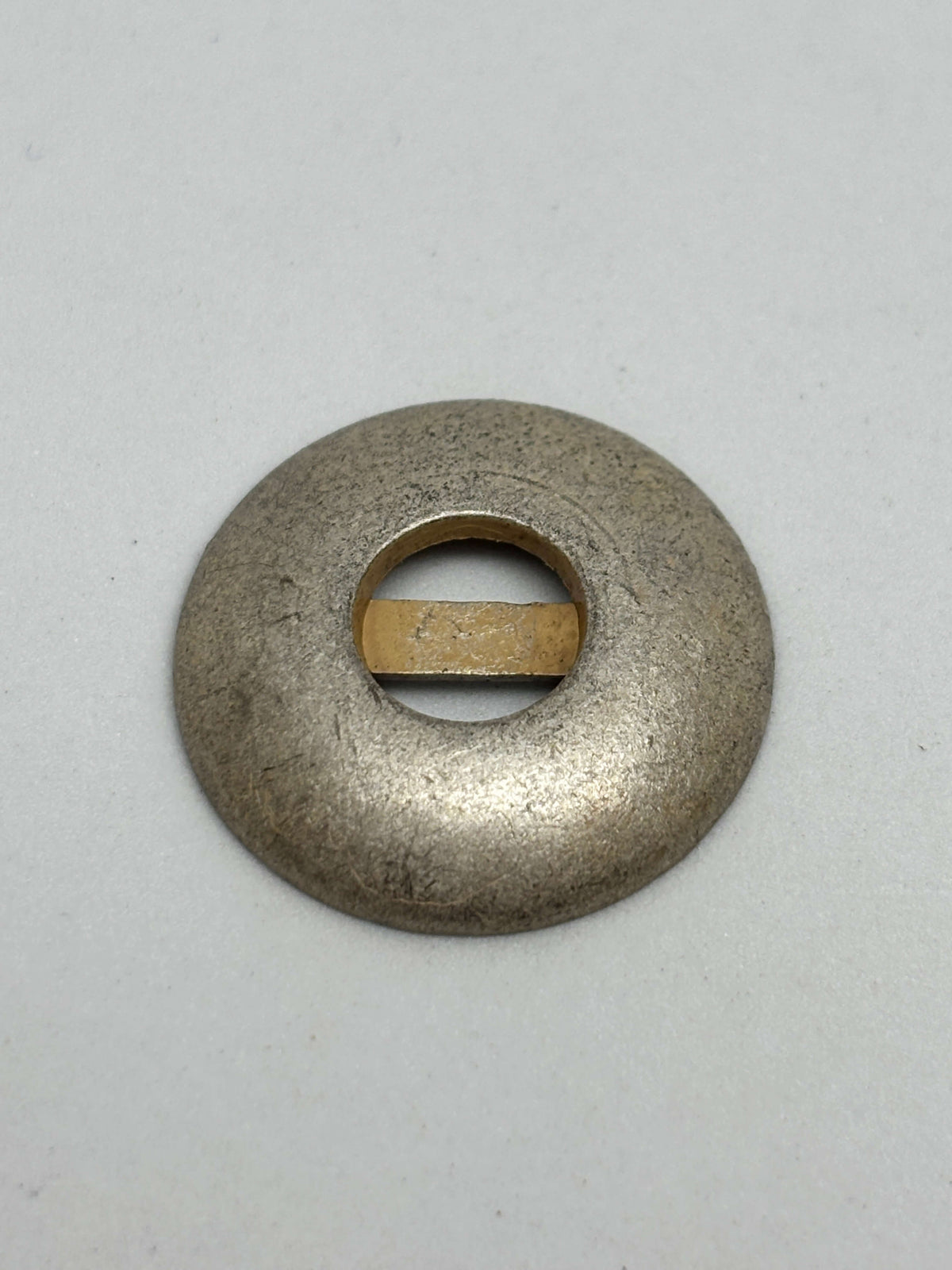 Button Z764 Yellow Metal Shank Button 23mm (36L)